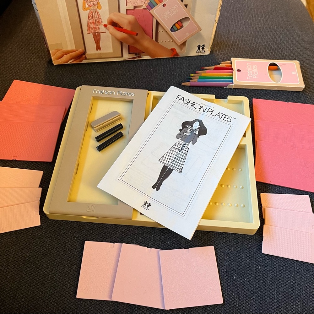 Vintage 1978 Tomy Fashion Plates 15 PLATES & Original Box instructions COMPLETE